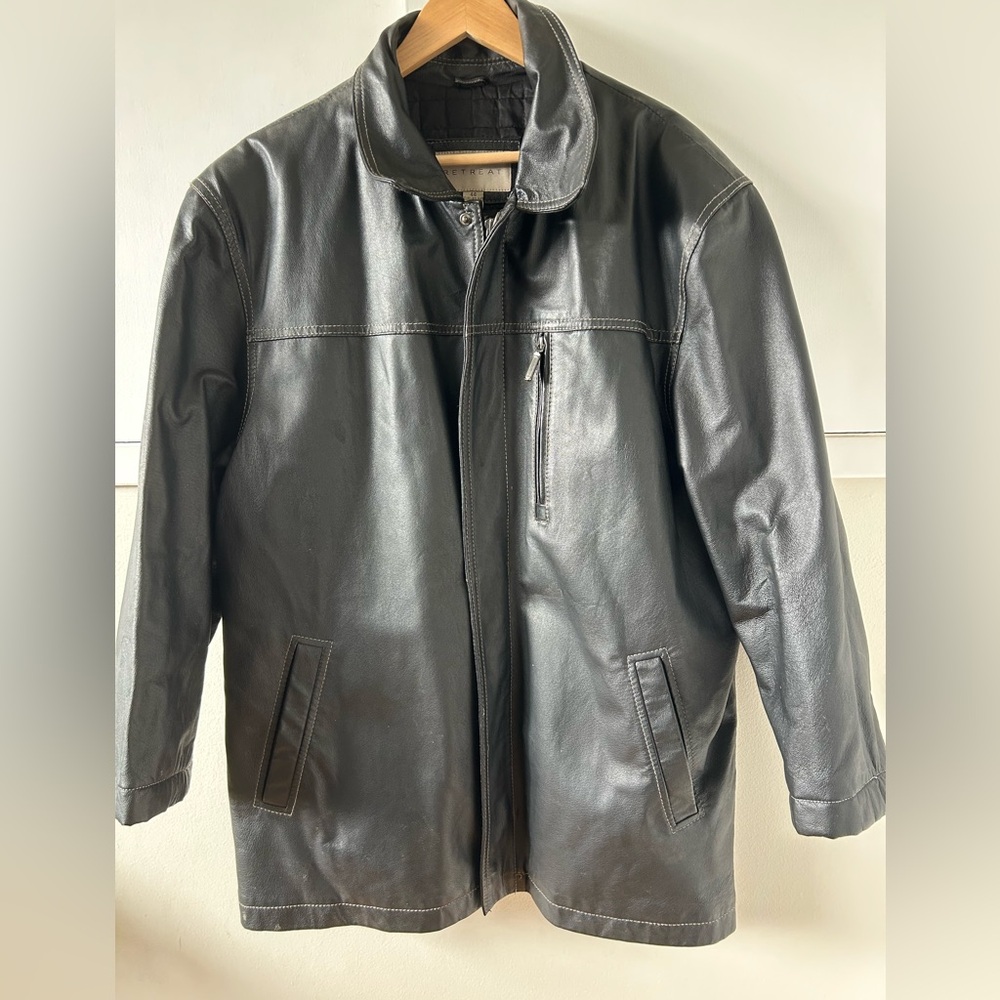 Men's Sleek Black Leather Jacket